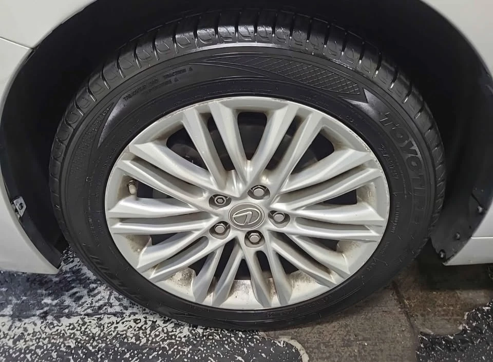 2013 Lexus ES 6th Gen - Image 14 of 15