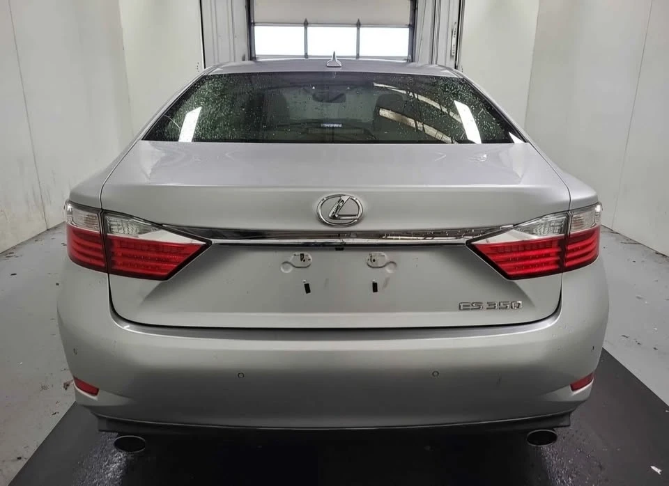 2013 Lexus ES 6th Gen - Image 5 of 15