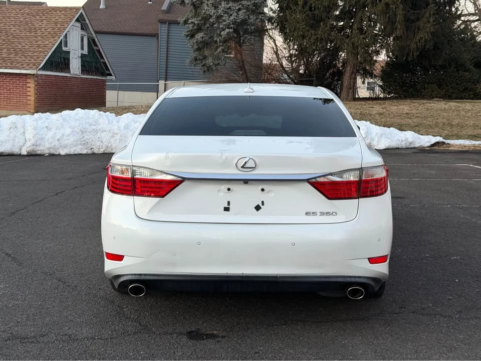 2013 Lexus ES 6th Gen - Image 6 of 16