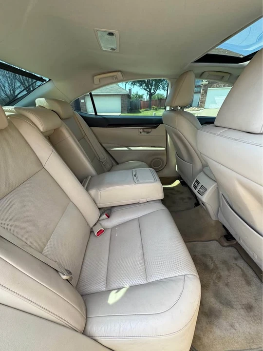 2013 Lexus ES 6th Gen - Image 14 of 19