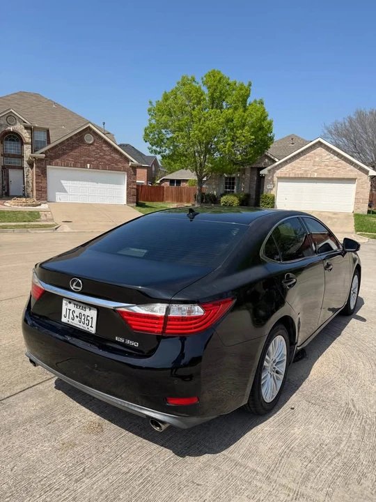2013 Lexus ES 6th Gen - Image 7 of 19