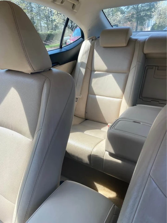 2013 Lexus ES 6th Gen - Image 9 of 14