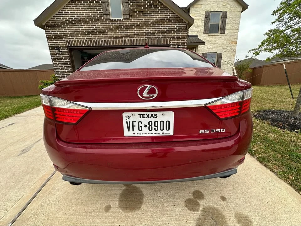 2013 Lexus ES 6th Gen - Image 9 of 11