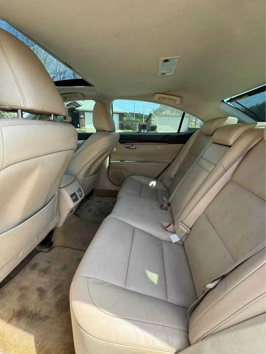 2013 Lexus ES 6th Gen - Image 13 of 19