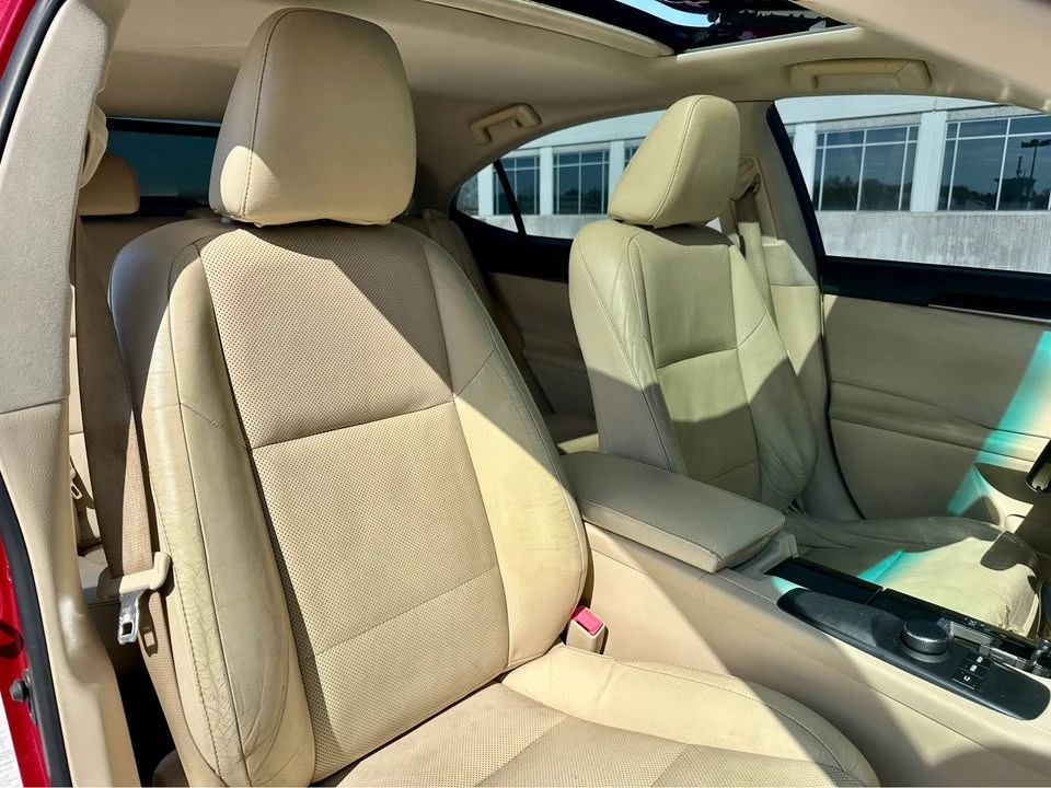 2013 Lexus ES 6th Gen - Image 9 of 14