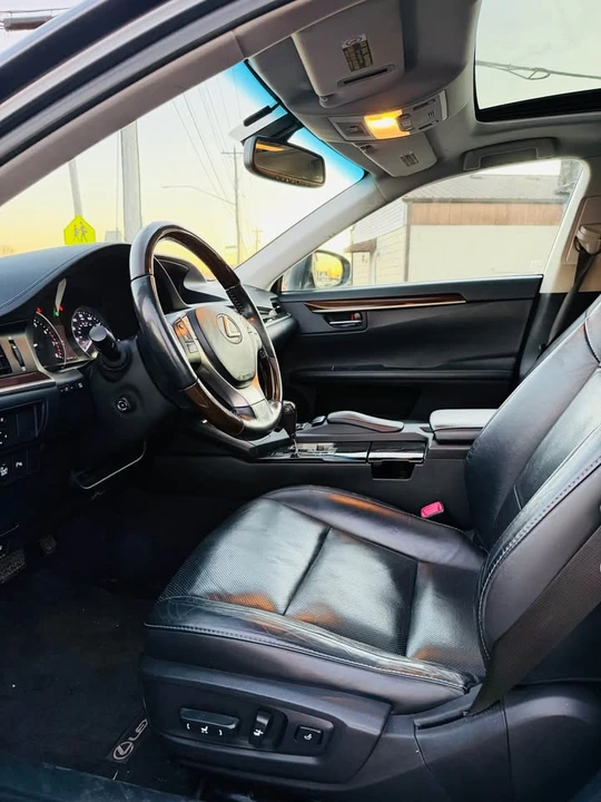 2013 Lexus ES 6th Gen - Image 7 of 16