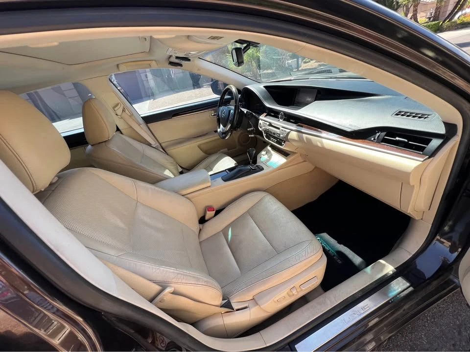 2013 Lexus ES 6th Gen - Image 4 of 5