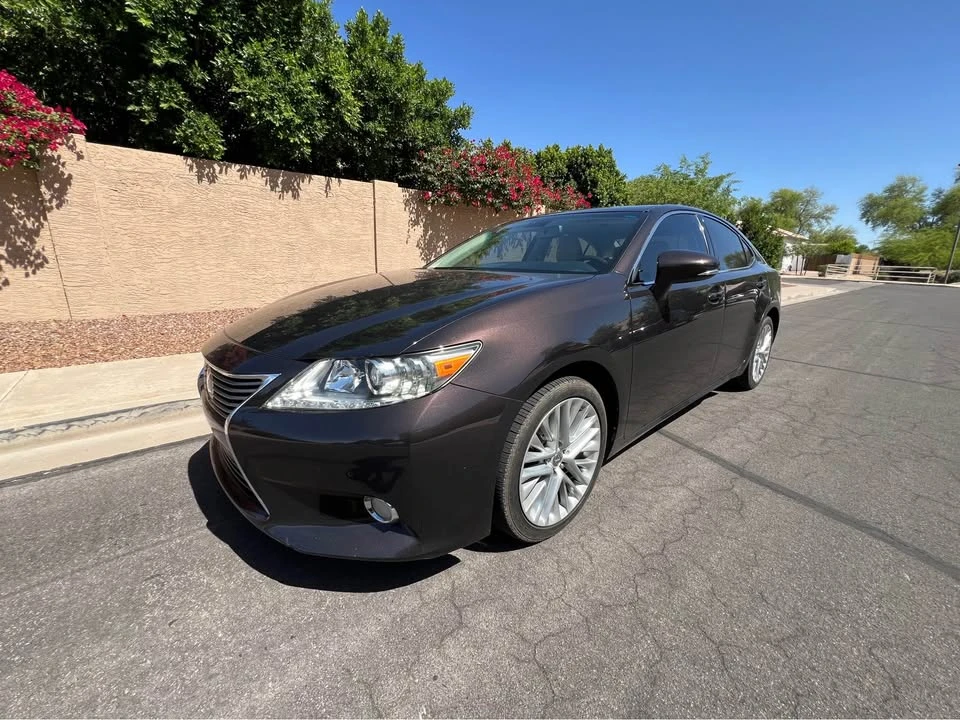 2013 Lexus ES 6th Gen - Image 5 of 5