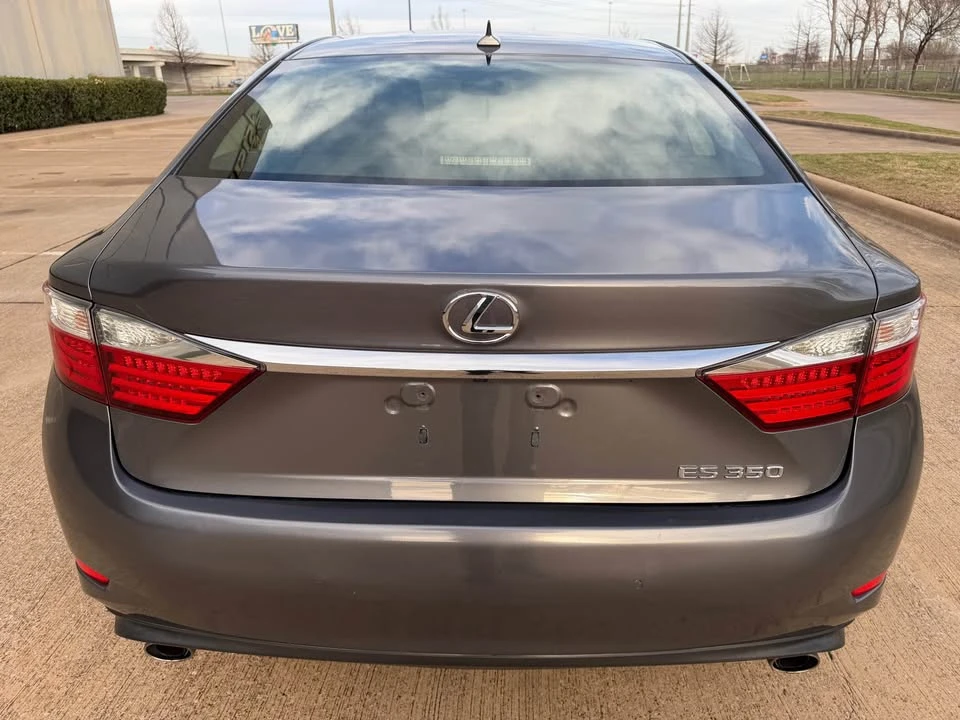 2013 Lexus ES 6th Gen - Image 13 of 18