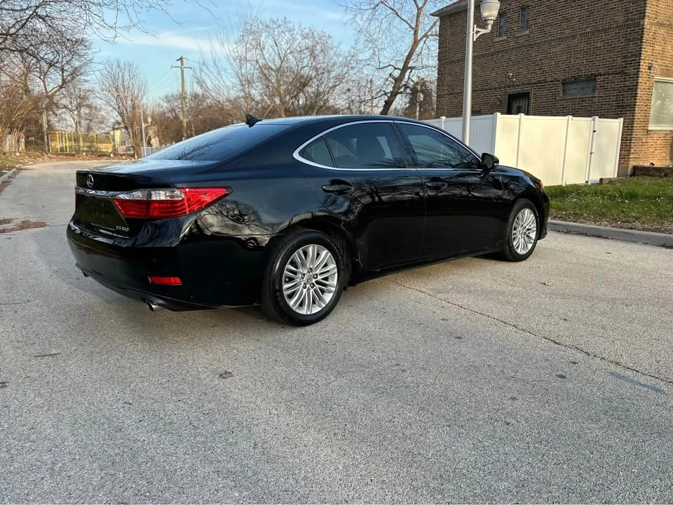 2013 Lexus ES 6th Gen - Image 3 of 20