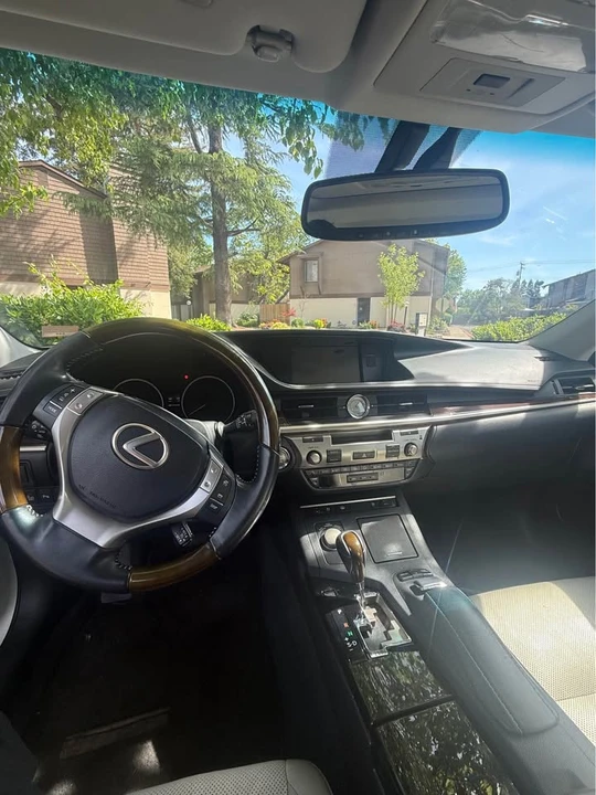 2013 Lexus ES 6th Gen - Image 7 of 9