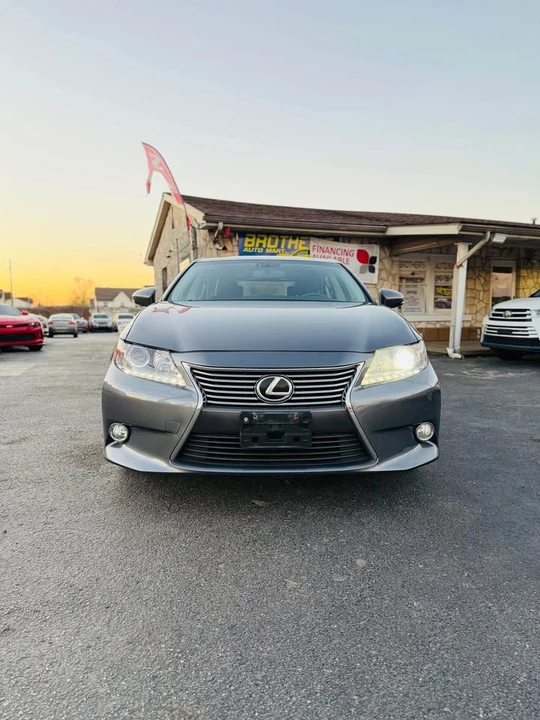 2013 Lexus ES 6th Gen - Image 15 of 16