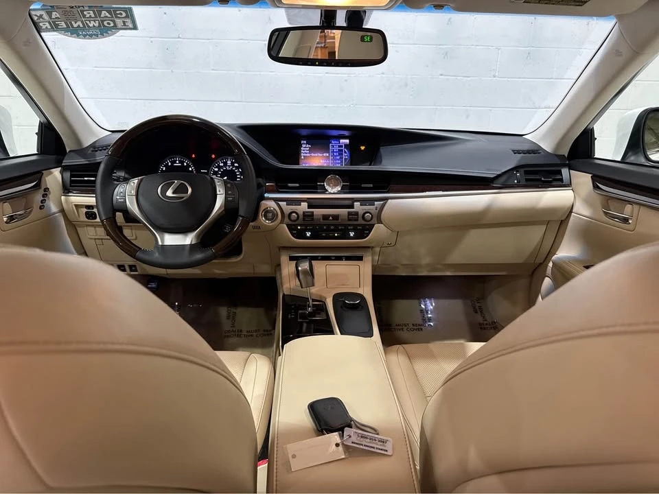 2013 Lexus ES 6th Gen - Image 13 of 17