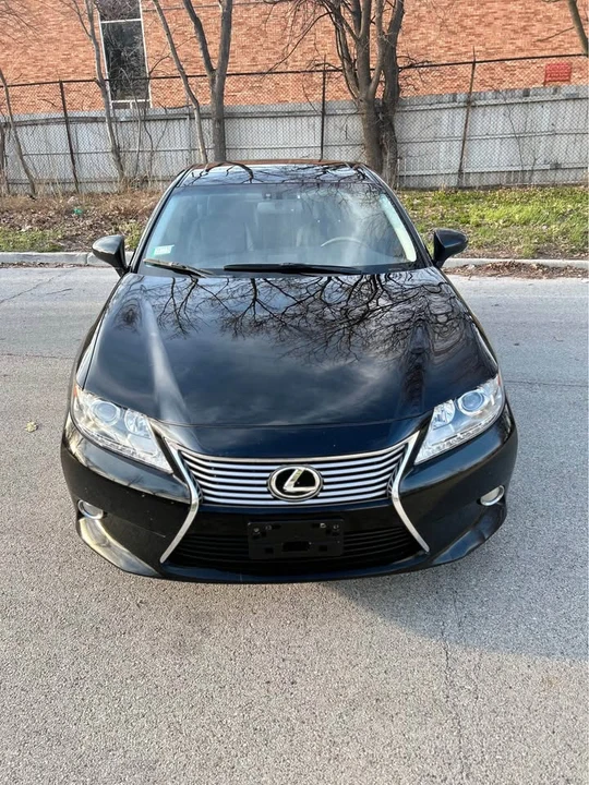 2013 Lexus ES 6th Gen - Image 5 of 20