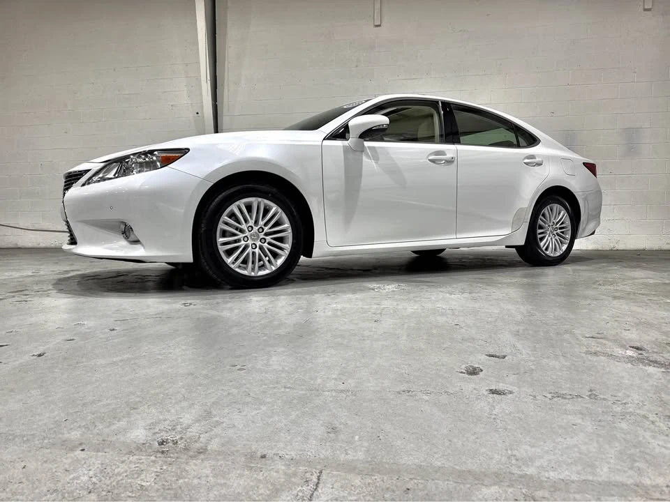 2013 Lexus ES 6th Gen - Image 6 of 17