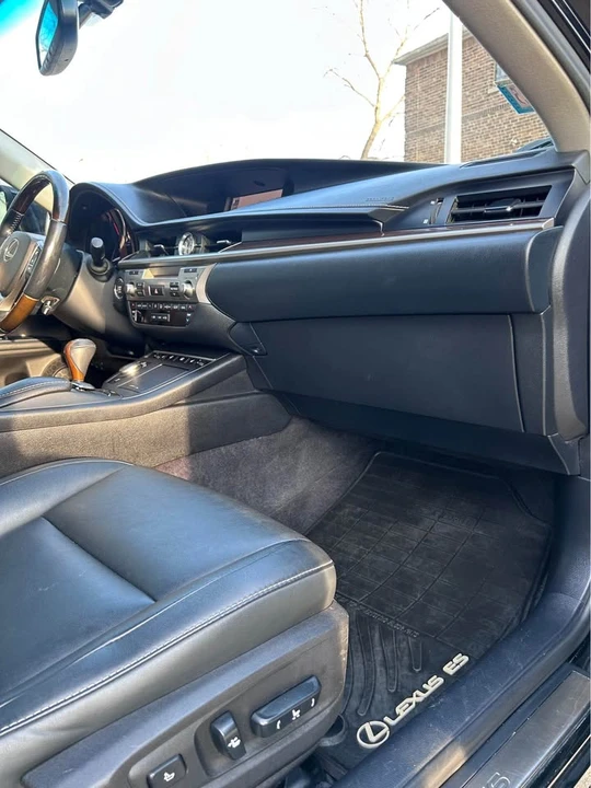 2013 Lexus ES 6th Gen - Image 13 of 20