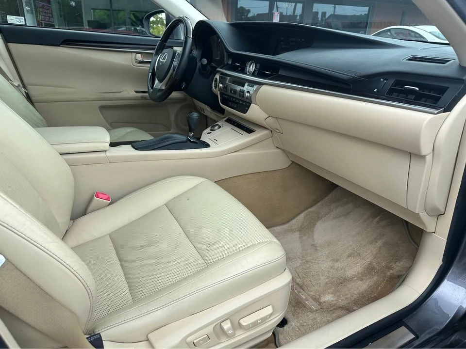 2013 Lexus ES 6th Gen - Image 13 of 19