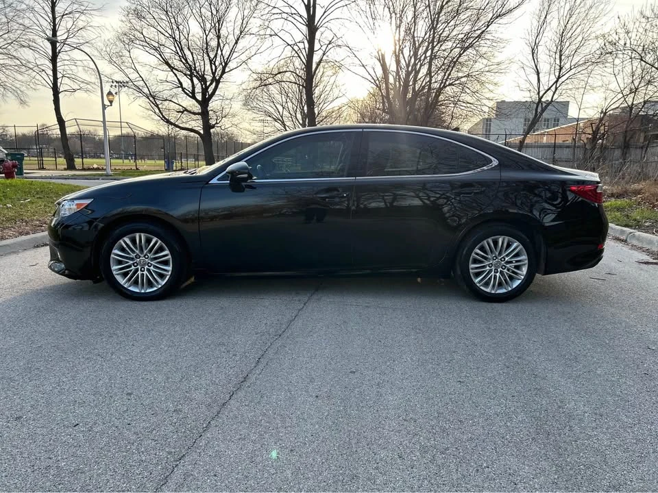 2013 Lexus ES 6th Gen - Image 6 of 20