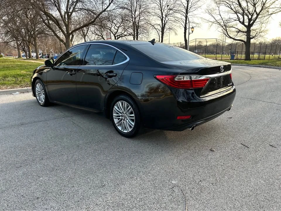 2013 Lexus ES 6th Gen - Image 7 of 20
