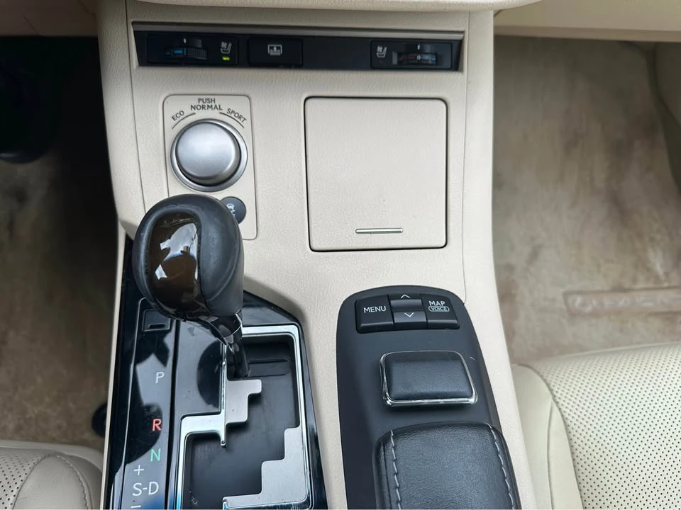 2013 Lexus ES 6th Gen - Image 16 of 19