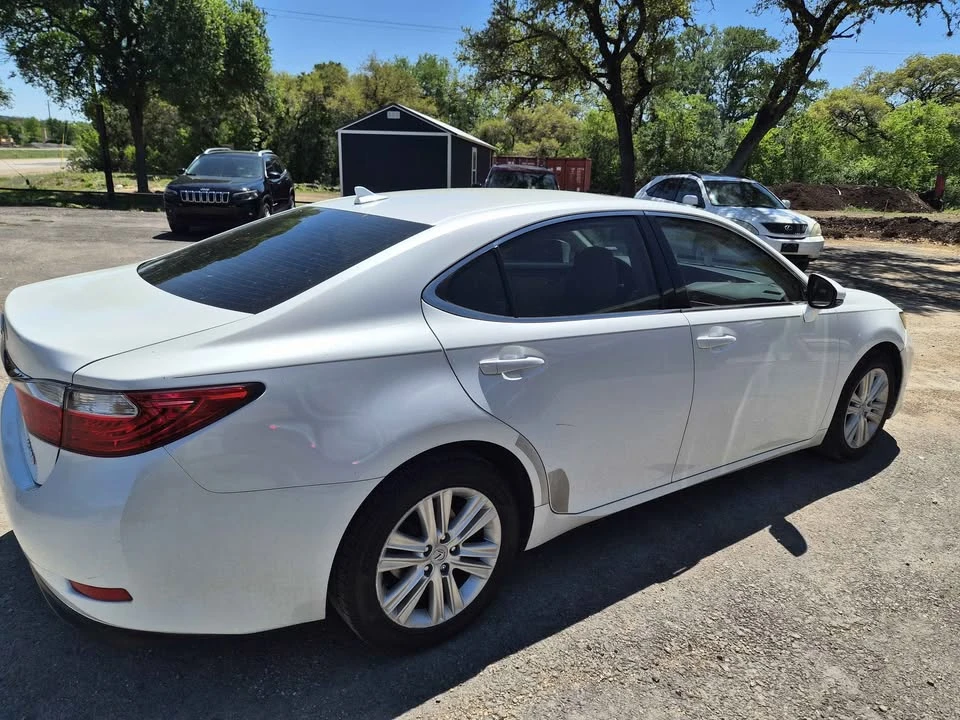 2013 Lexus ES 6th Gen - Image 3 of 8