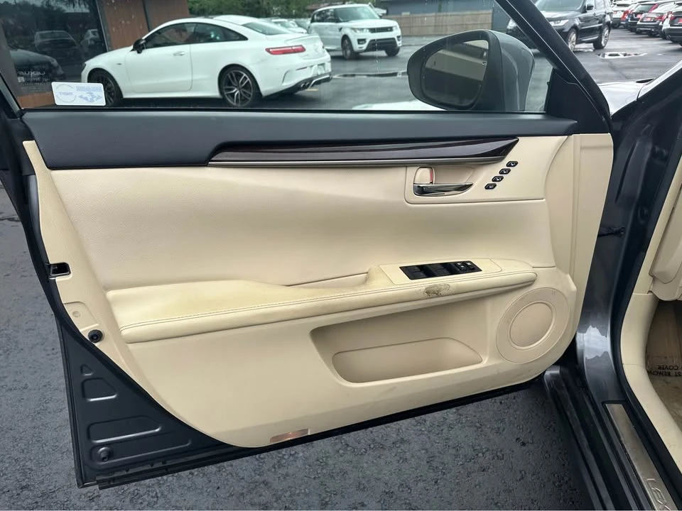 2013 Lexus ES 6th Gen - Image 8 of 19