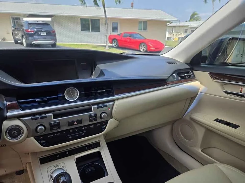 2013 Lexus ES 6th Gen - Image 12 of 14