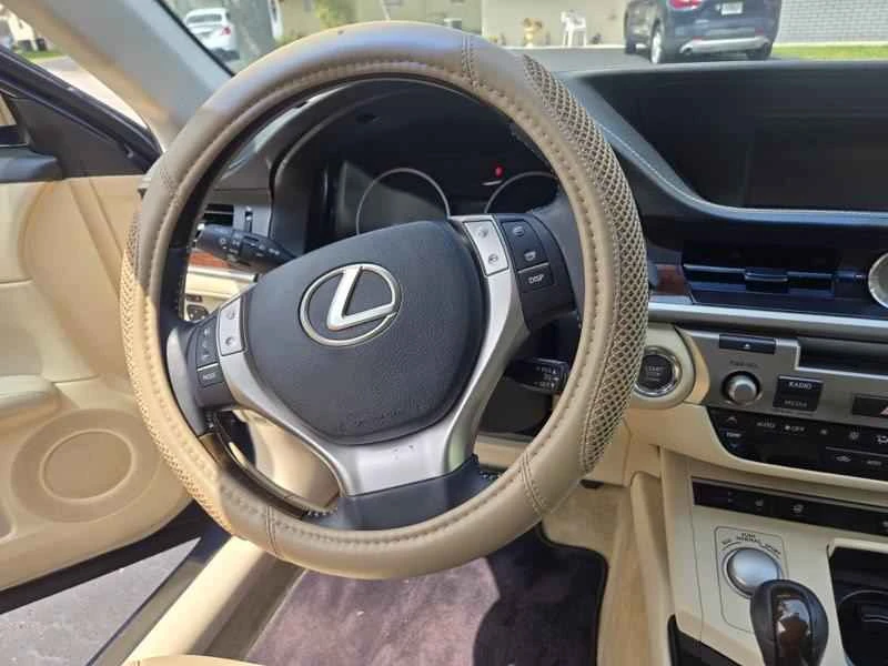 2013 Lexus ES 6th Gen - Image 7 of 14