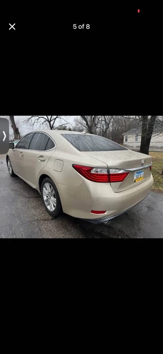 2013 Lexus ES 6th Gen - Image 5 of 8
