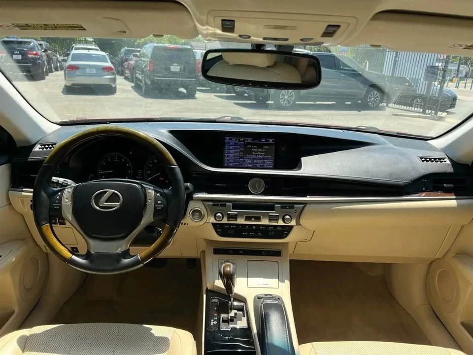 2013 Lexus ES 6th Gen - Image 13 of 14