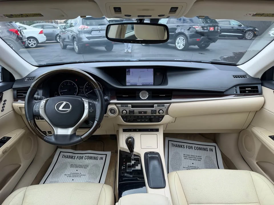 2013 Lexus ES 6th Gen - Image 12 of 13