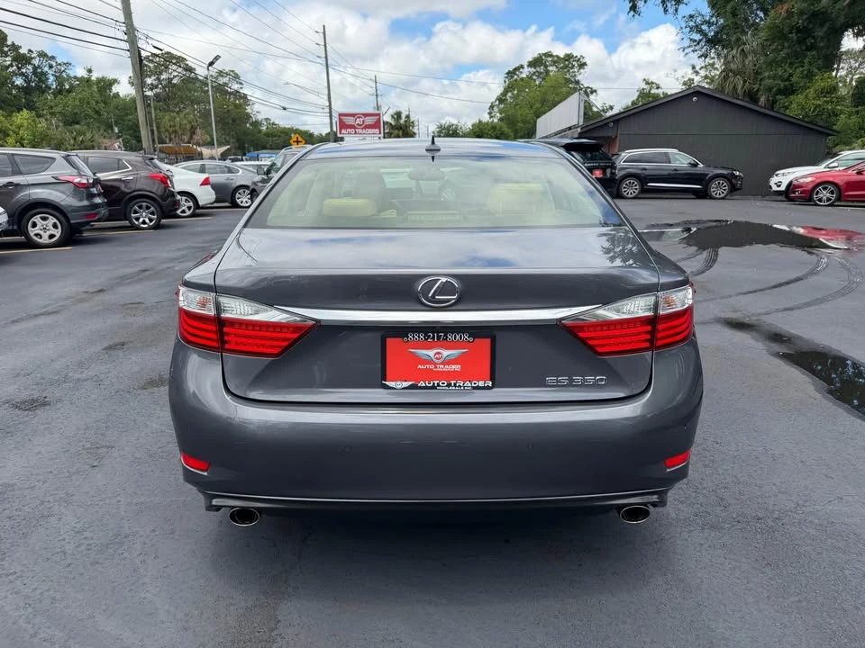 2013 Lexus ES 6th Gen - Image 6 of 13