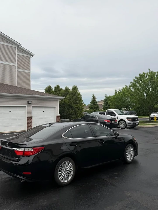 2013 Lexus ES 6th Gen - Image 3 of 8
