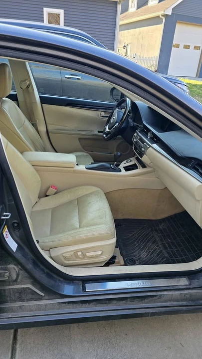 2013 Lexus ES 6th Gen - Image 6 of 9