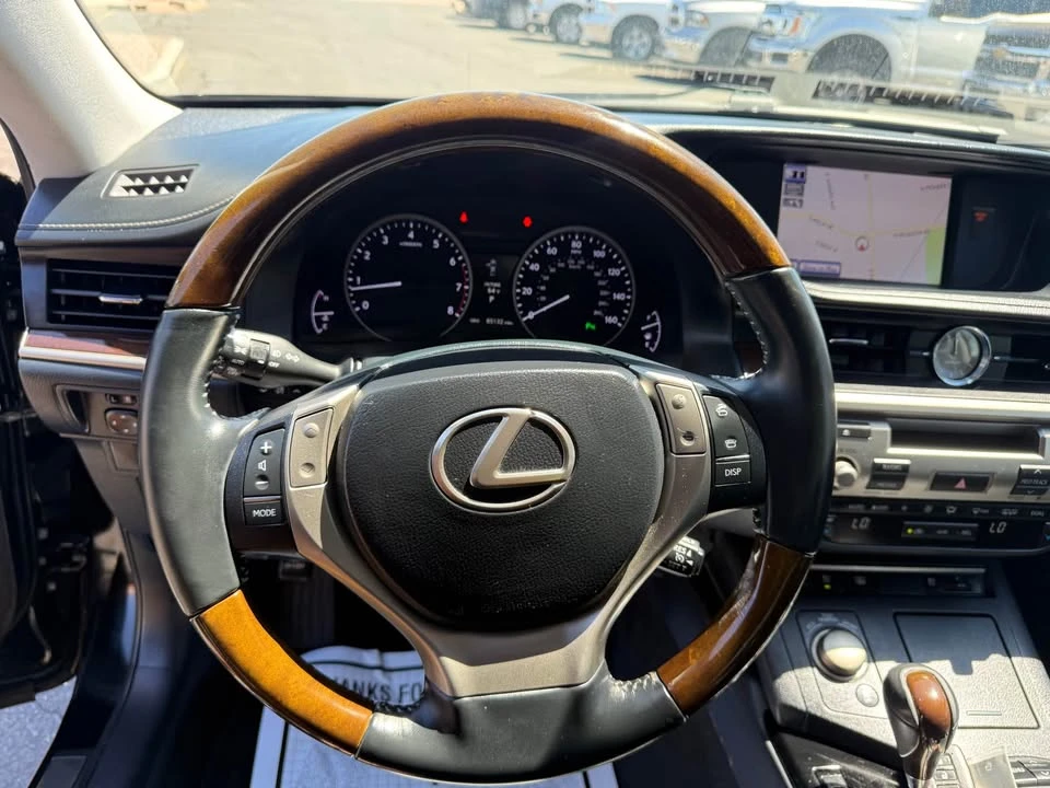 2013 Lexus ES 6th Gen - Image 11 of 16
