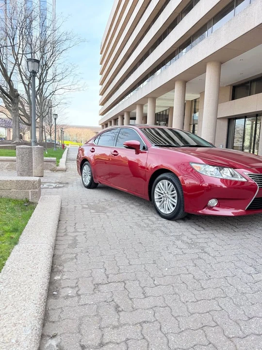 2013 Lexus ES 6th Gen - Image 14 of 15