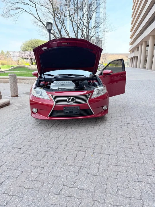 2013 Lexus ES 6th Gen - Image 3 of 15
