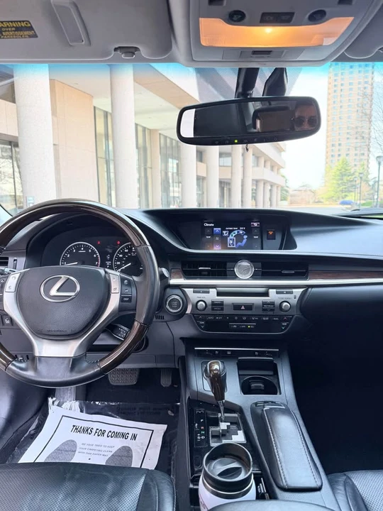 2013 Lexus ES 6th Gen - Image 5 of 15