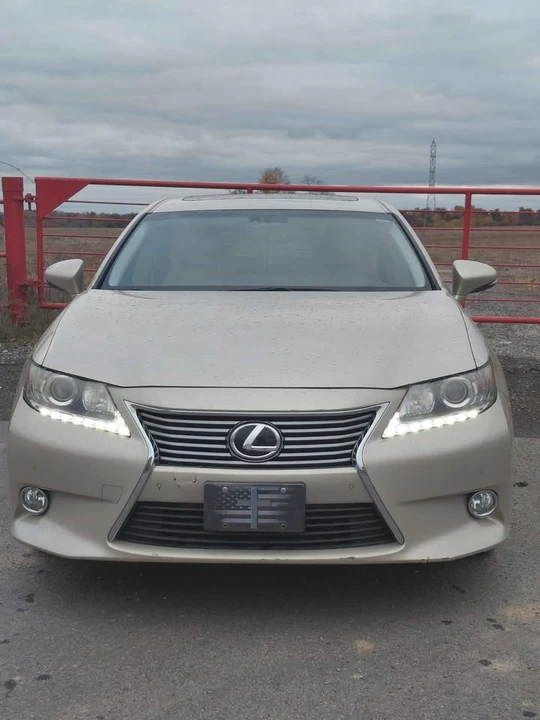 2013 Lexus ES 6th Gen - Image 10 of 10