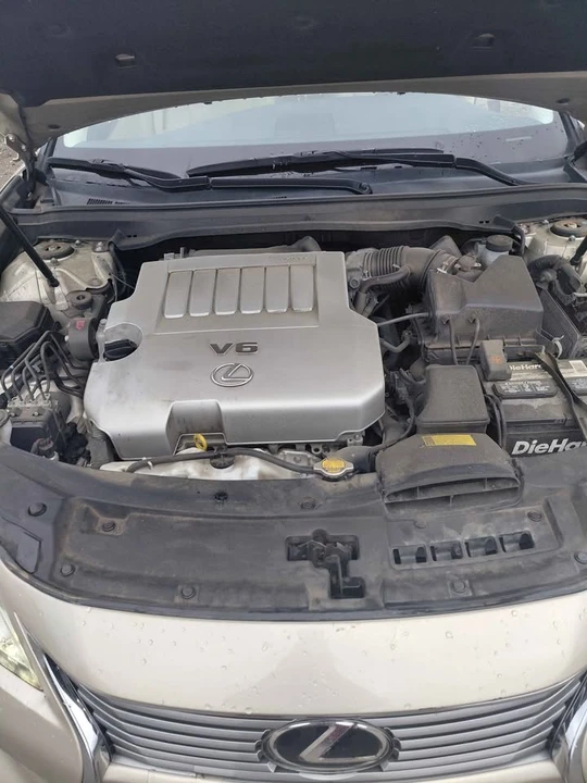 2013 Lexus ES 6th Gen - Image 8 of 10