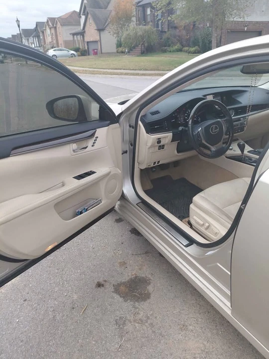 2013 Lexus ES 6th Gen - Image 9 of 10