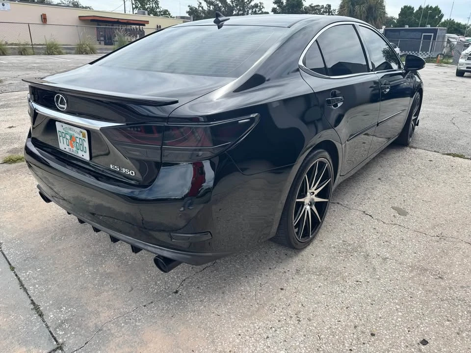 2013 Lexus ES 6th Gen - Image 6 of 12