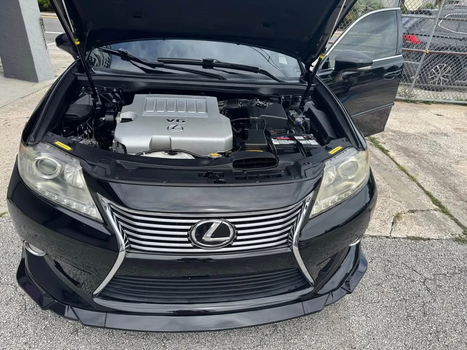 2013 Lexus ES 6th Gen - Image 10 of 12