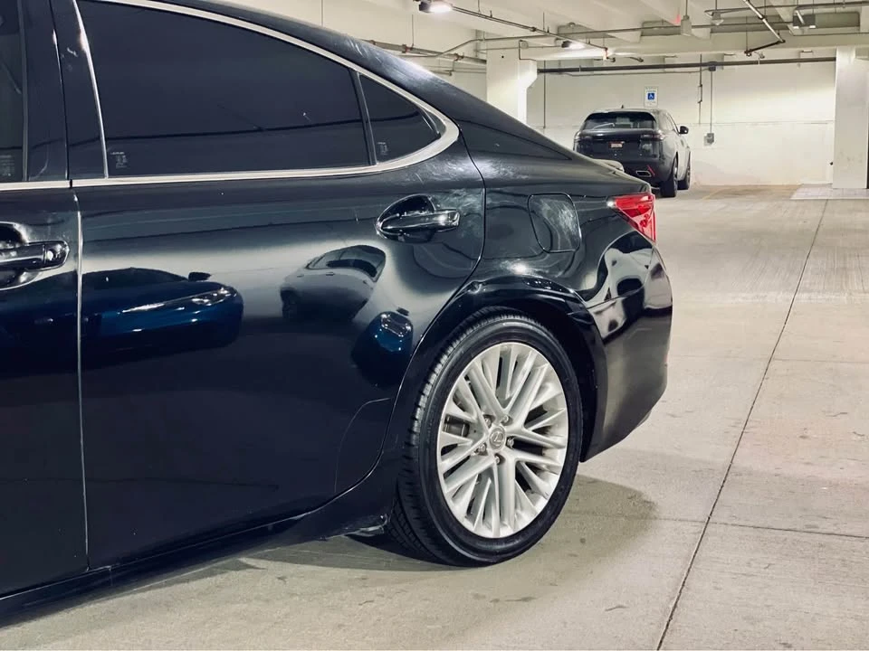 2013 Lexus ES 6th Gen - Image 3 of 16