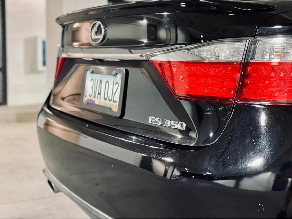 2013 Lexus ES 6th Gen - Image 7 of 16