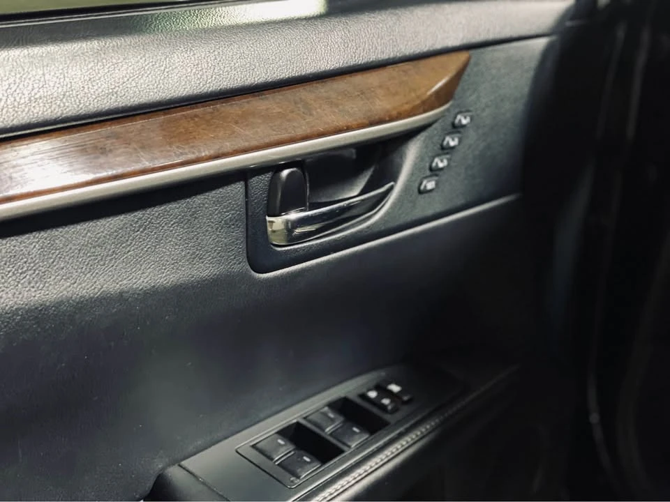 2013 Lexus ES 6th Gen - Image 13 of 16