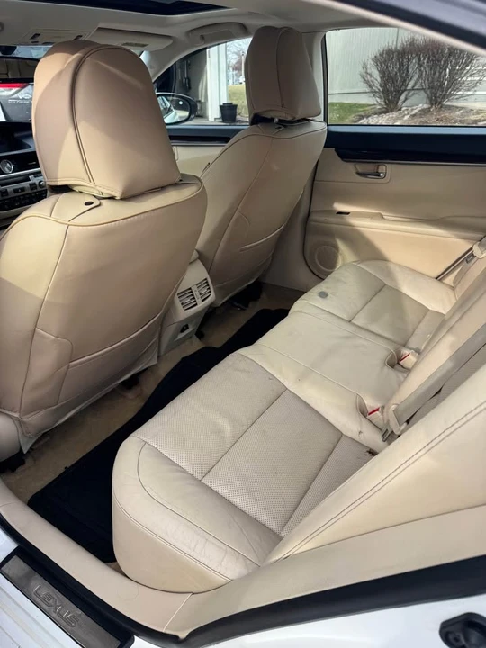 2013 Lexus ES 6th Gen - Image 6 of 9