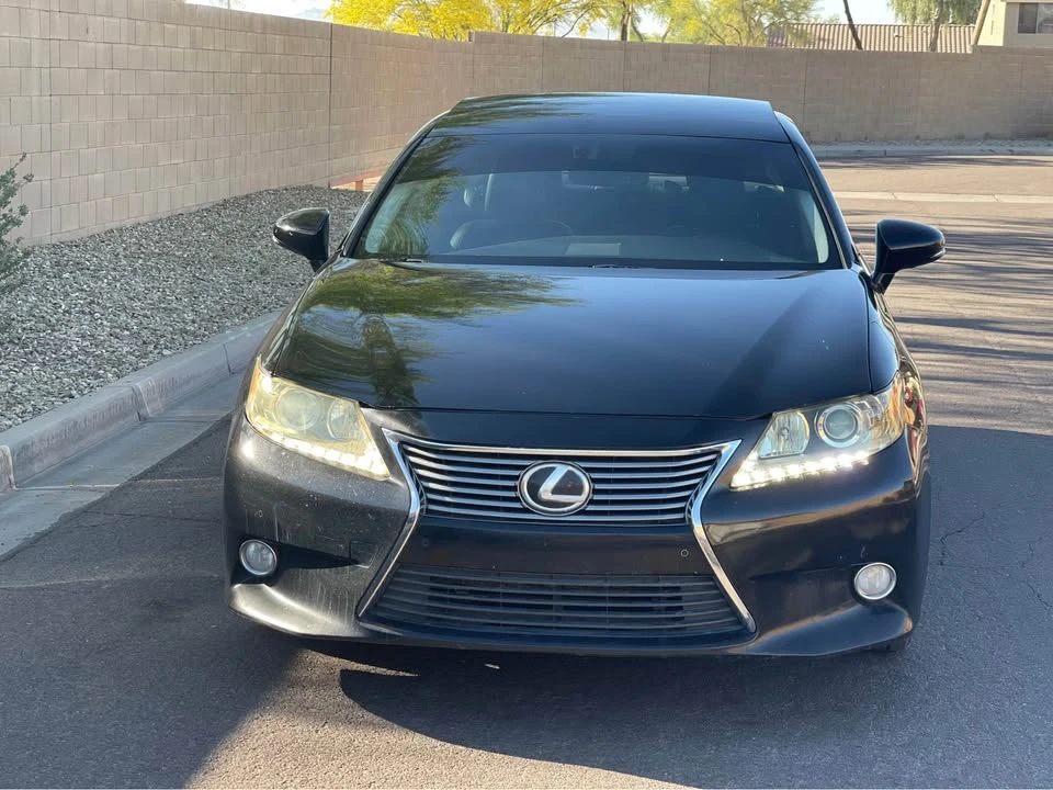 2013 Lexus ES 6th Gen - Image 6 of 17