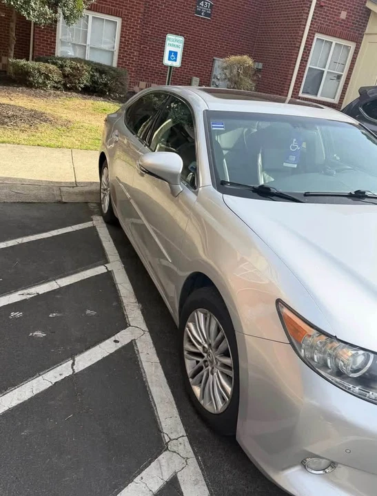 2013 Lexus ES 6th Gen - Image 3 of 16