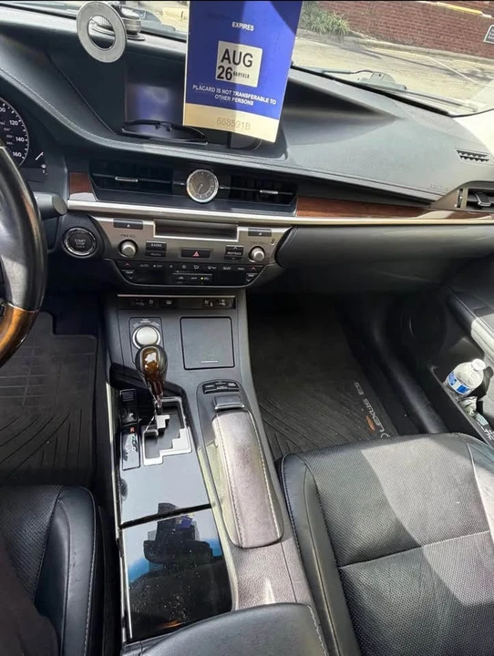 2013 Lexus ES 6th Gen - Image 8 of 16